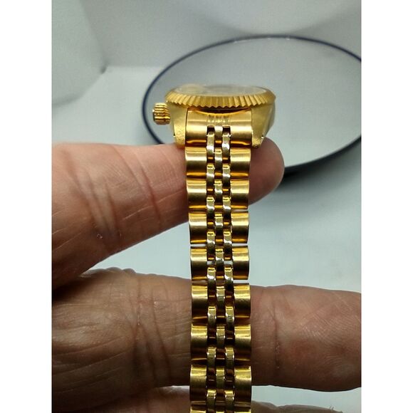 Croton 23K Gold Plated Rocky Mountain Elk Foundation W/ Date Ladies Watch main image 6
